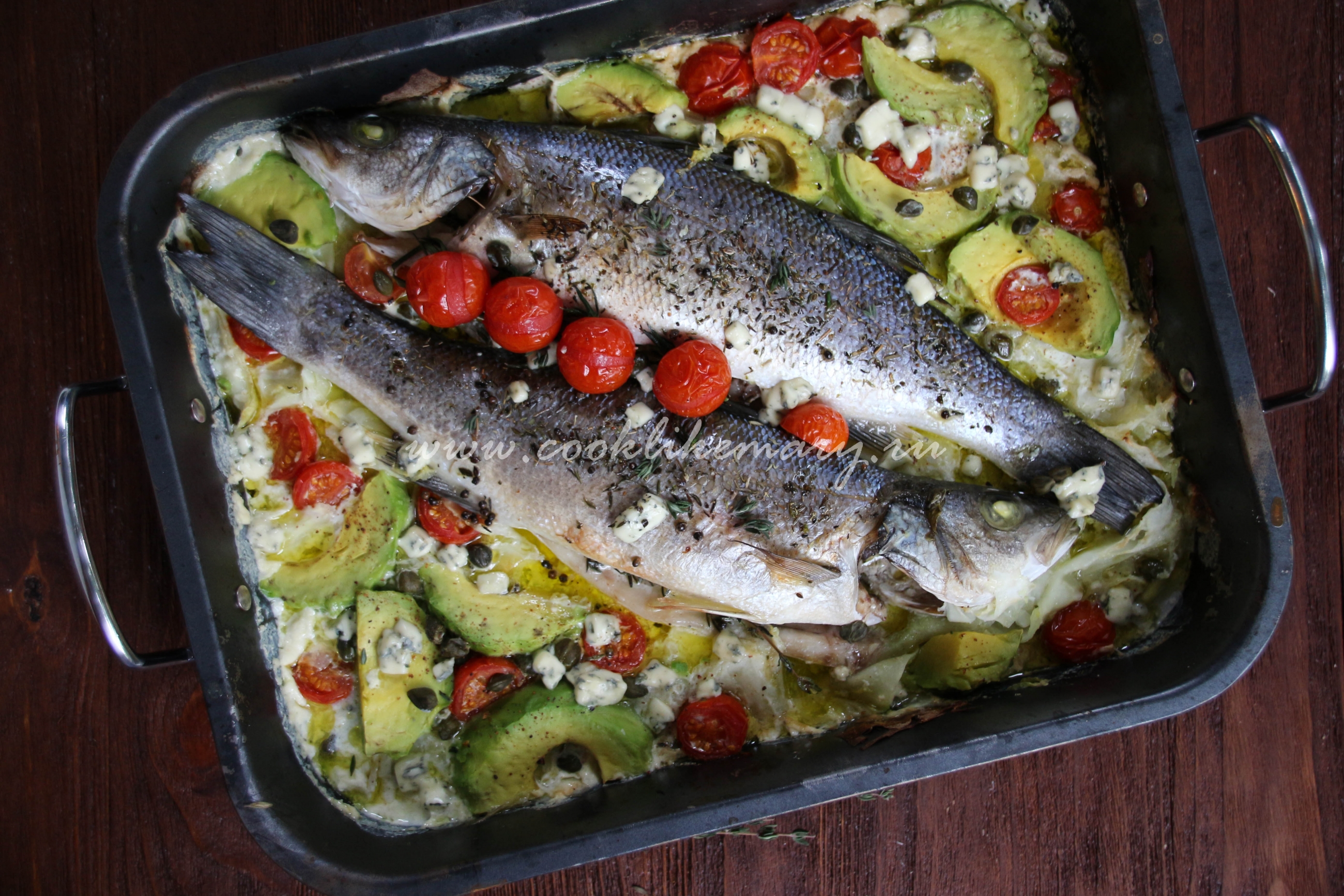 Рыба с овощами под сыром