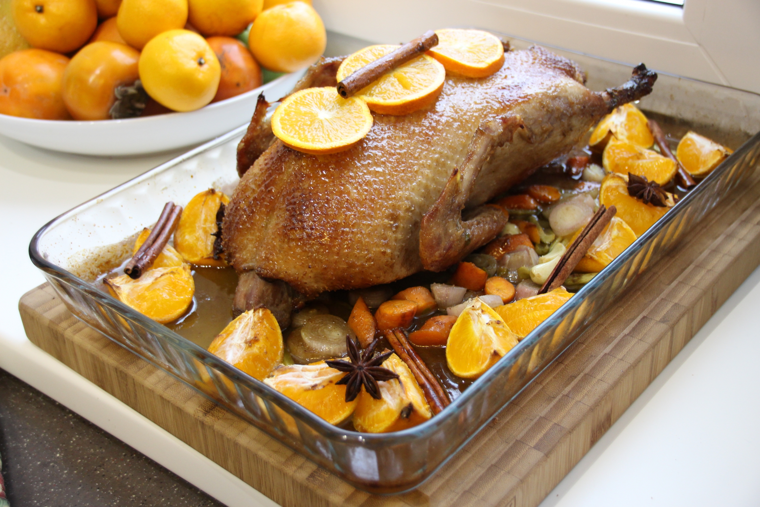 Курица, запеченная с киви и апельсинами — рецепт с фото пошагово