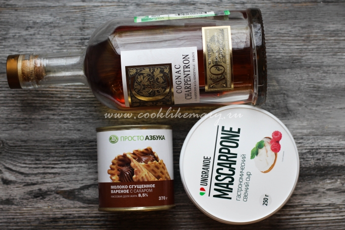 Ингредиенты для крема профитролей с маскарпоне и вареной сгущенкой