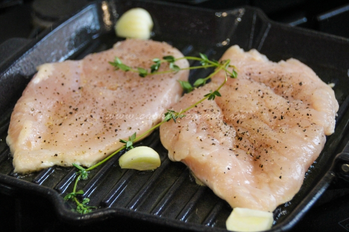 Куриная грудка на гриле Салат с куриной грудкой, грибами и перцем