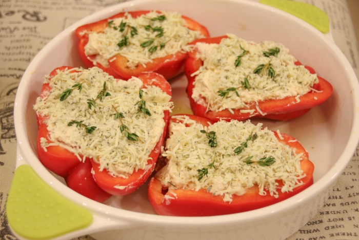 Перец фаршированный творожным сыром и помидорами - БУДЕТ ВКУСНО! - медиаплатформа МирТесен