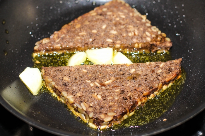 Ароматные ржаные гренки Чесночные гренки