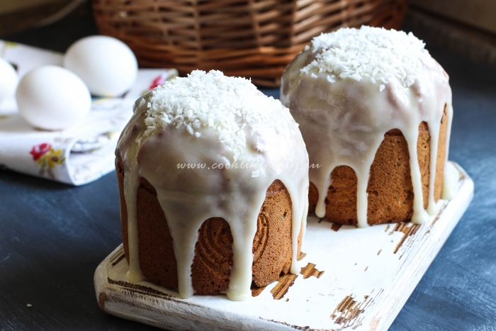 Покрытые глазурью куличи Куличи в глазури